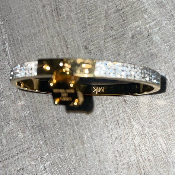 🎀NEW Michael Kors Locket Bracelet - Picture 3 of 7